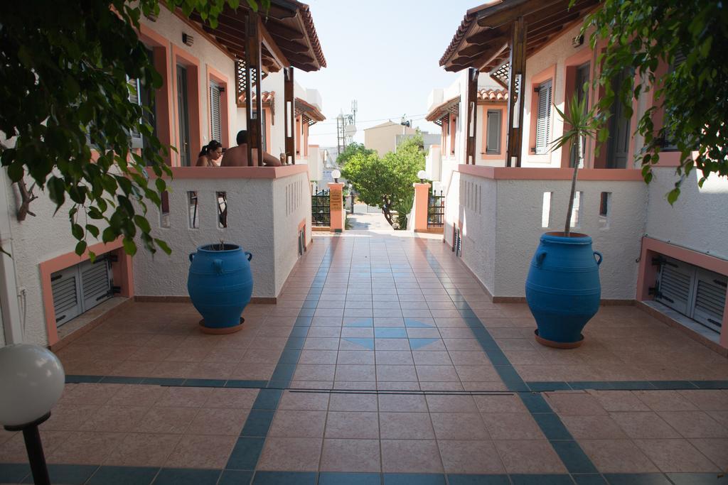 Palmira Apartments Makrýgialos Oda fotoğraf